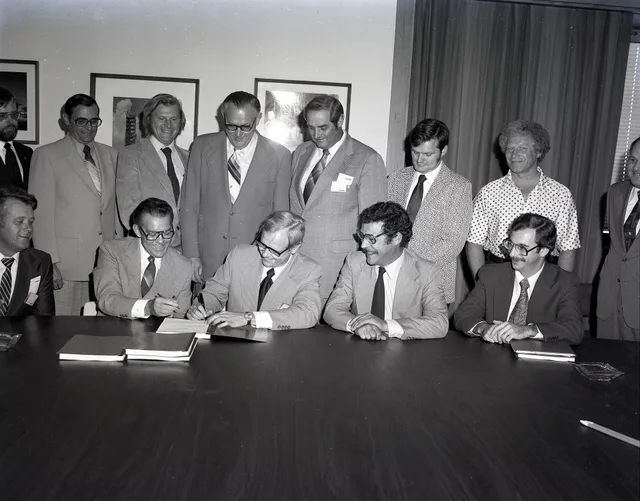 Scope and content: The original finding aid described this as: Capture Date: 9/23/1980 Photographer: DANIEL LAITY Keywords: Larsen Scan Location Building No: 3 Location Room: DIRECTOR CONFERENCE ROOM. Plan creator contracts in 90 days: a working timetable